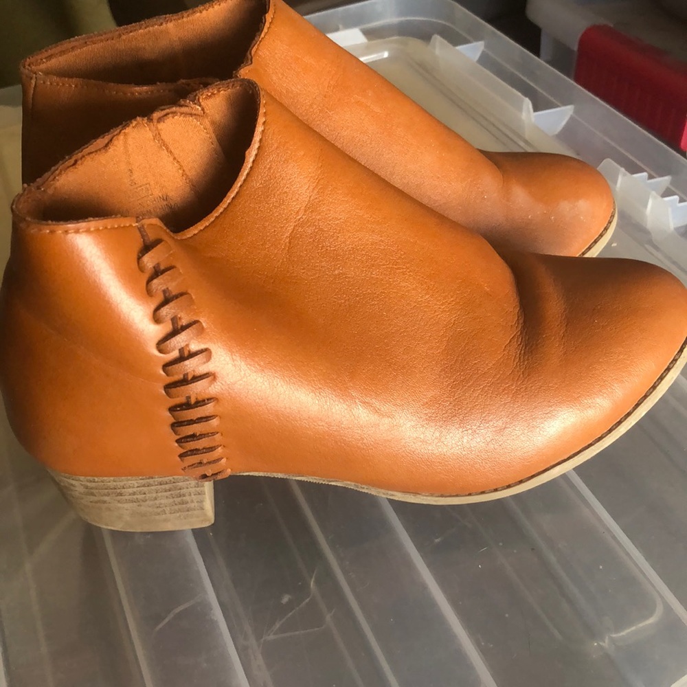Girls shoes